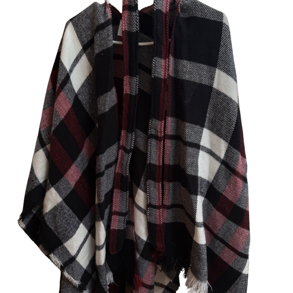 Women’s Plaid Black and Red Poncho